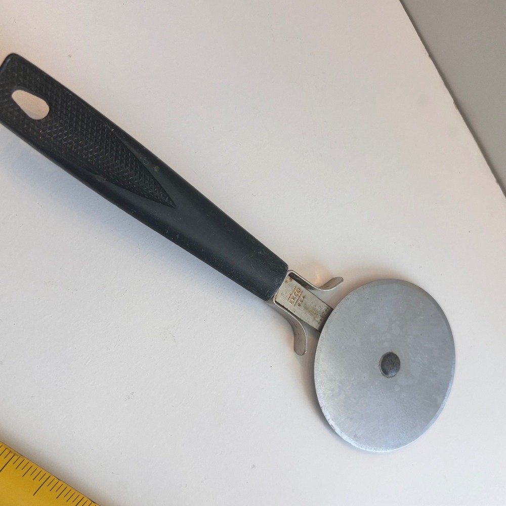 EKCO USA VINTAGE‎ PIZZA Pastry Cutter Black Handle Stainless Steel Kitchen Tool
